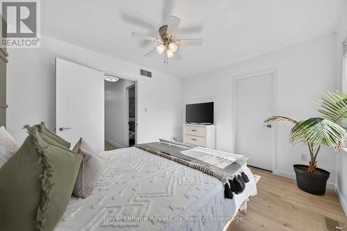 24 Brookfield Crescent, Kitchener, ON 