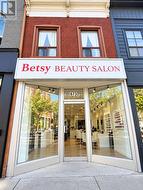 673 QUEEN STREET W  Toronto, ON M6J 1E6