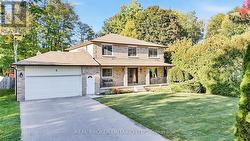 2 AMBERGLEN COURT East Gwillimbury, ON L9N 1J6