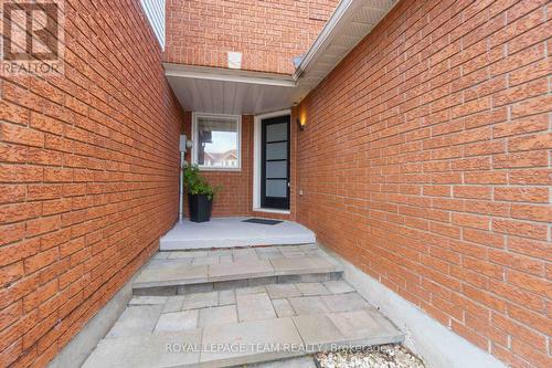 68 Woodbury Crescent, Ottawa, ON 
