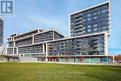 712 - 15 MERCHANTS WHARF Toronto, ON M5A 0N8