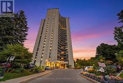 1502 - 75 GRAYDON HALL DRIVE Toronto, ON M4P 0B9