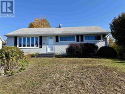 8 Benner PL Elliot Lake, ON P5A 1T4