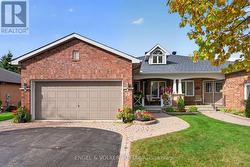 10 WATERTHRUSH CRESCENT  Ottawa, ON K2M 2V2