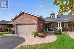 10 WATERTHRUSH CRESCENT  Ottawa, ON K2M 2V2