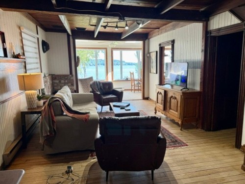 Salon - 298 Rue Main, Hudson, QC 