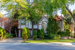 45 Rue Joseph-Paiement Dollard-Des-Ormeaux, QC H9A 1H7