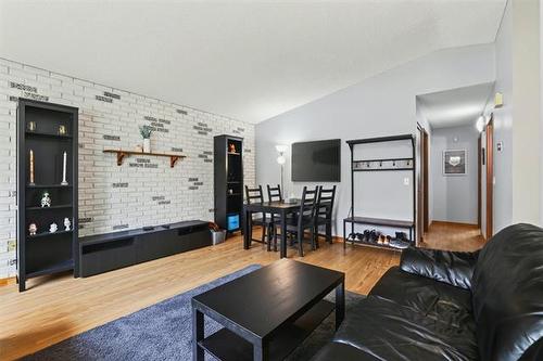 342 Springfield Rd, Winnipeg, MB 