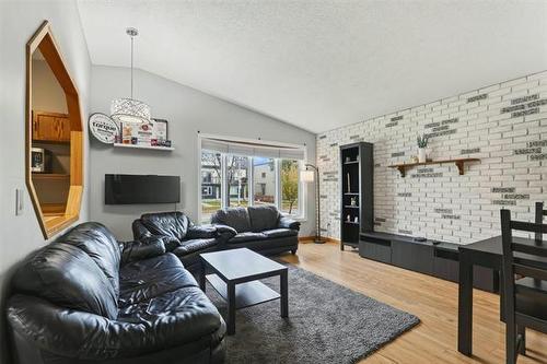 342 Springfield Rd, Winnipeg, MB 