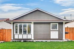 342 Springfield RD  Winnipeg, MB R2G 4E8