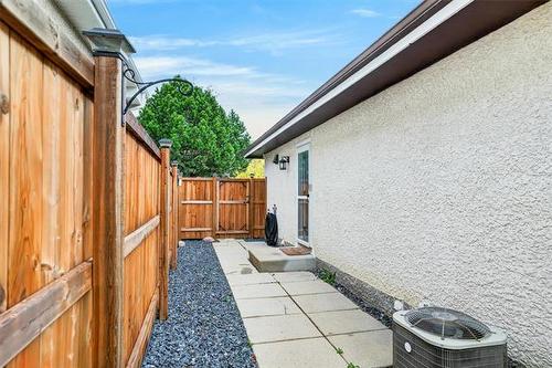 342 Springfield Rd, Winnipeg, MB 