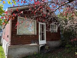 650 Simpson AVE  Winnipeg, MB R2K 1R7