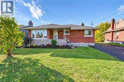 46 TRAYNOR Avenue  Kitchener, ON N2C 1V9