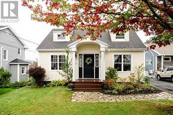 14 Bolton Terrace  Dartmouth, NS B2Y 2Z3