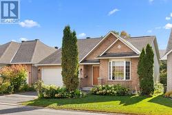 16 JACK AARON DRIVE  Ottawa, ON K2G 6L4