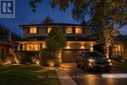 12 MANDEL CRESCENT  Toronto, ON M2H 1B9