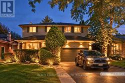 12 MANDEL CRESCENT Toronto, ON M2H 1B9