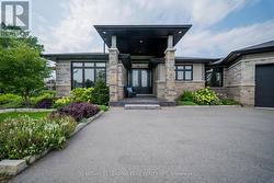 9 LEASIDE STREET Prince Edward County, ON K8N 0G1