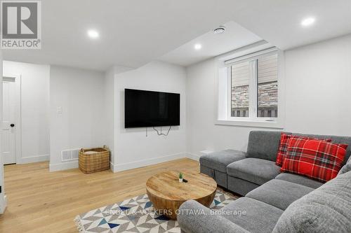 569 Edison Avenue, Ottawa, ON 