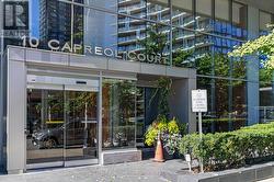 952 - 10 CAPREOL COURT Toronto, ON M5V 4B3