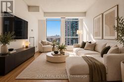 1515 - 628 FLEET STREET Toronto, ON M5V 1A8