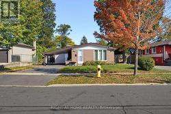 75 BLOOMINGTON CRESCENT Toronto, ON M3N 1R2