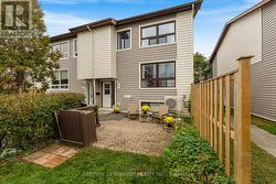19 A BANNER ROAD  Ottawa, ON K2H 8T3