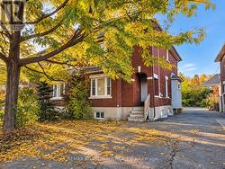 50 IMPERIAL AVENUE  Ottawa, ON K1S 3E1