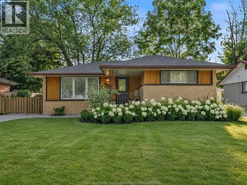 4255 LONGFELLOW  Windsor, ON N9G 2B5