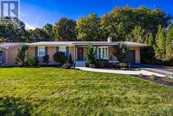 11 ELEANOR COURT Tillsonburg, ON N4G 2H3