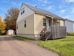 82 South Albion Street  Amherst, NS B4H 2W9