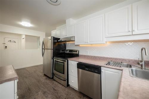 63 Magdalene Bay, Winnipeg, MB 