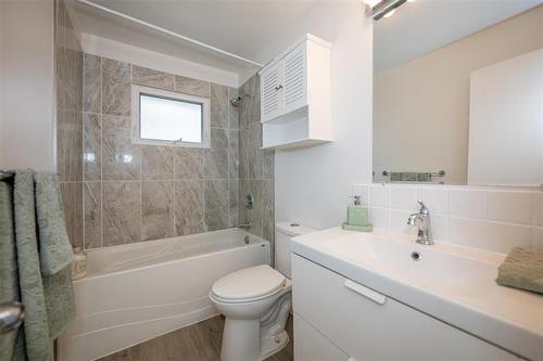 63 Magdalene Bay, Winnipeg, MB 