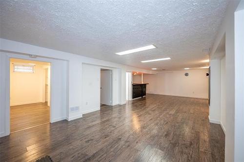 63 Magdalene Bay, Winnipeg, MB 