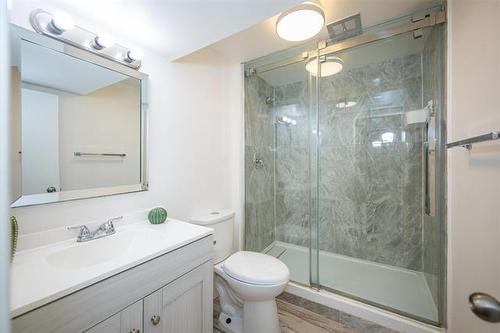 63 Magdalene Bay, Winnipeg, MB 
