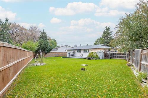 63 Magdalene Bay, Winnipeg, MB 