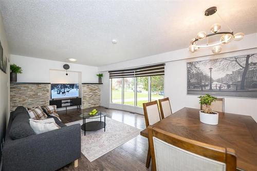 63 Magdalene Bay, Winnipeg, MB 