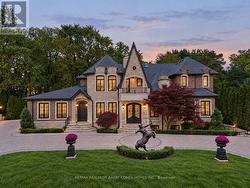 13 LEGACY COURT  Toronto, ON M2L 2Y7