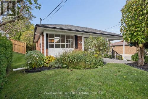 10 SUNICREST BOULEVARD  Clarington (Bowmanville), ON L1C 2G7