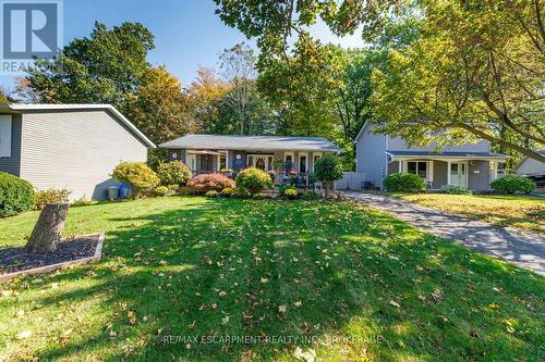 24 INGLEWOOD COURT  Grimsby (Grimsby Beach), ON L3M 4S2