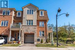 13 - 11 STOCKBRIDGE GARDENS Hamilton, ON L8J 0H5