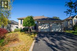 16 BRADBURY Crescent  Paris, ON N3L 4E1