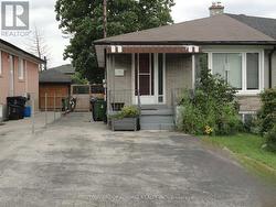23 CHALKFARM DR DRIVE Toronto, ON M3L 1L1