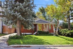 241 CHURCHILL AVENUE  Toronto, ON M2R 1E2