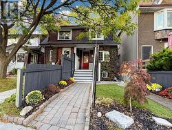 211 GOLFVIEW AVENUE Toronto, ON M4E 2K8