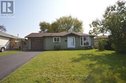 1084 NORMAN CRESCENT  Oshawa (Donevan), ON L1H 7X1