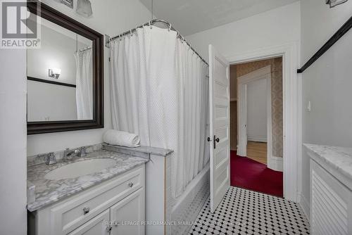 35 Wilton Crescent, Ottawa, ON 