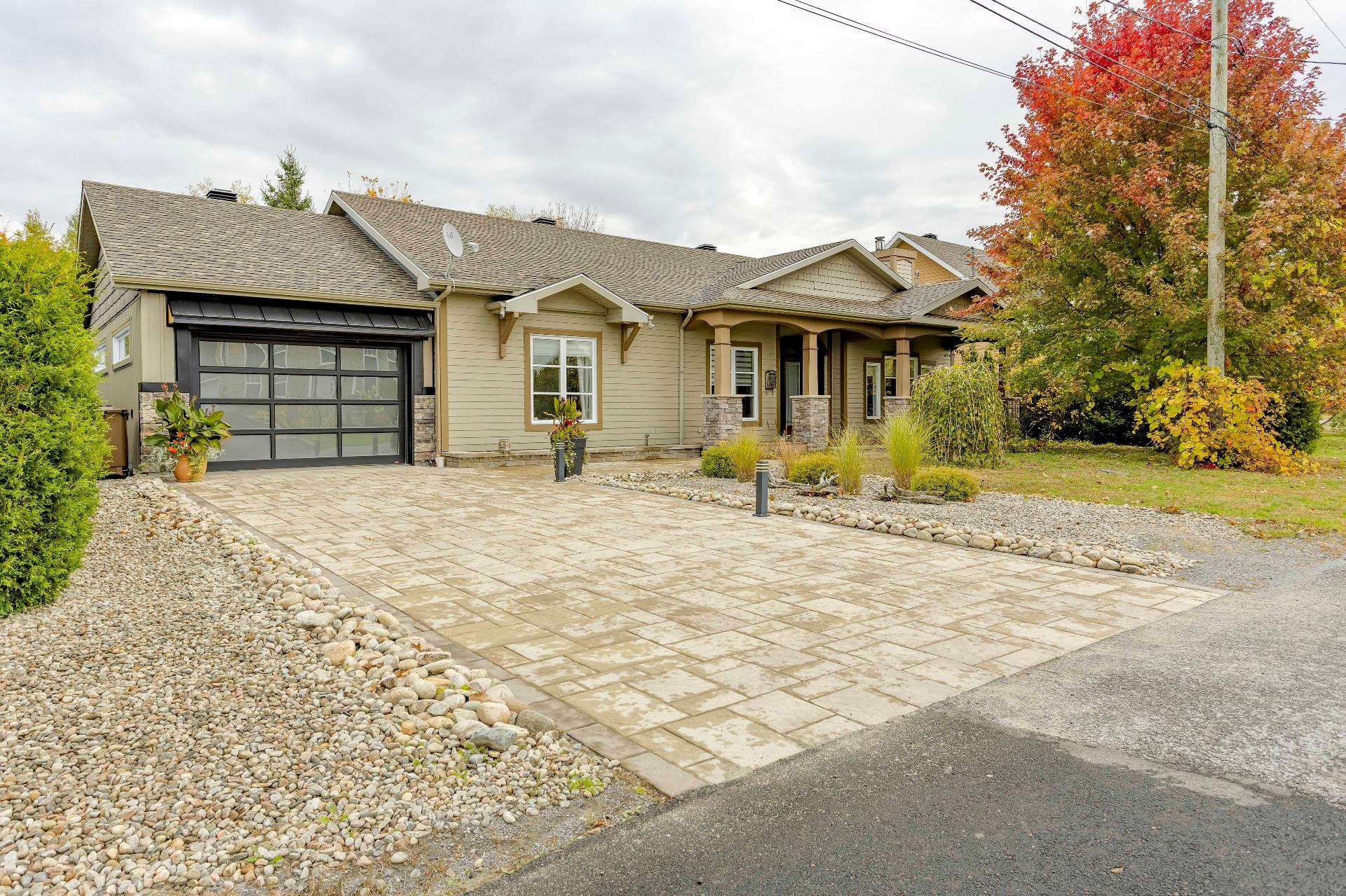 4445 Av Morand — photo 1