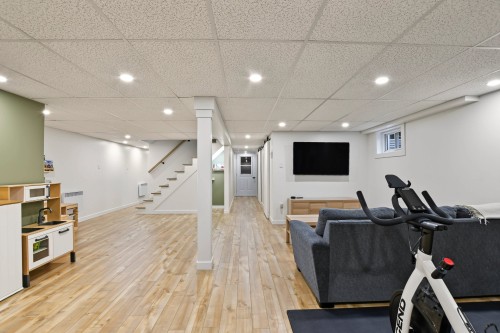 Salle familiale - 56 Rue Forest, Saint-Jacques, QC 