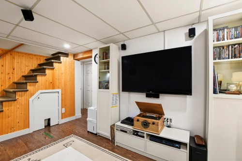 Salon - 42 Rue Vadnais, L'Assomption, QC 